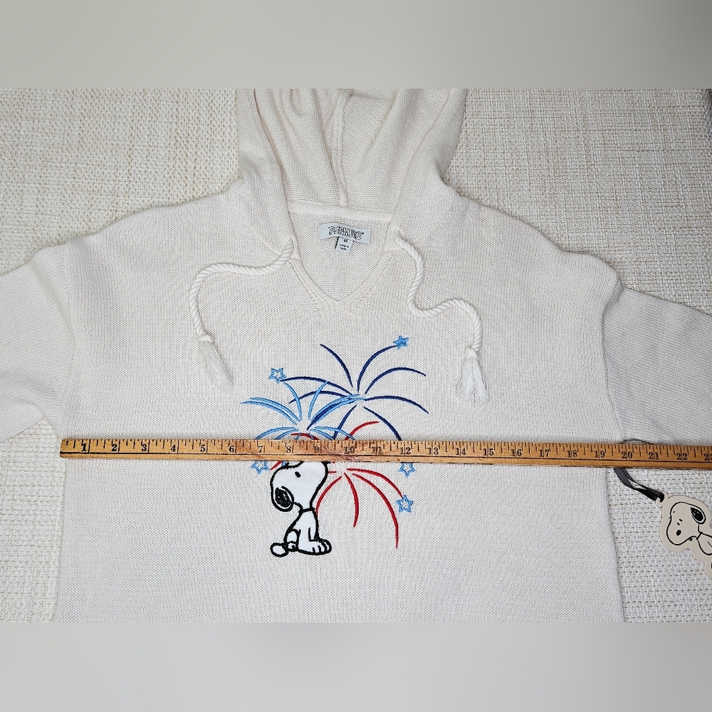 NWT Peanuts Embroidered Snoopy July 4th Fireworks Hooded Sweater Cream Size M - Picture 5 of 13